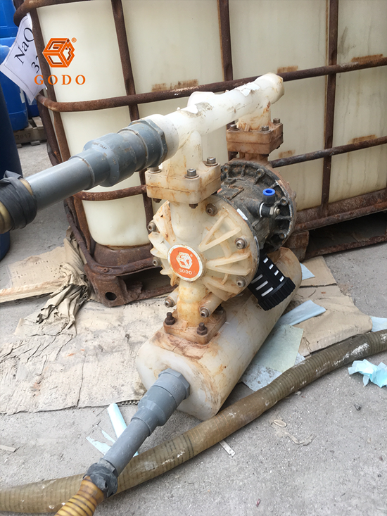 máy bơm màng hóa chất